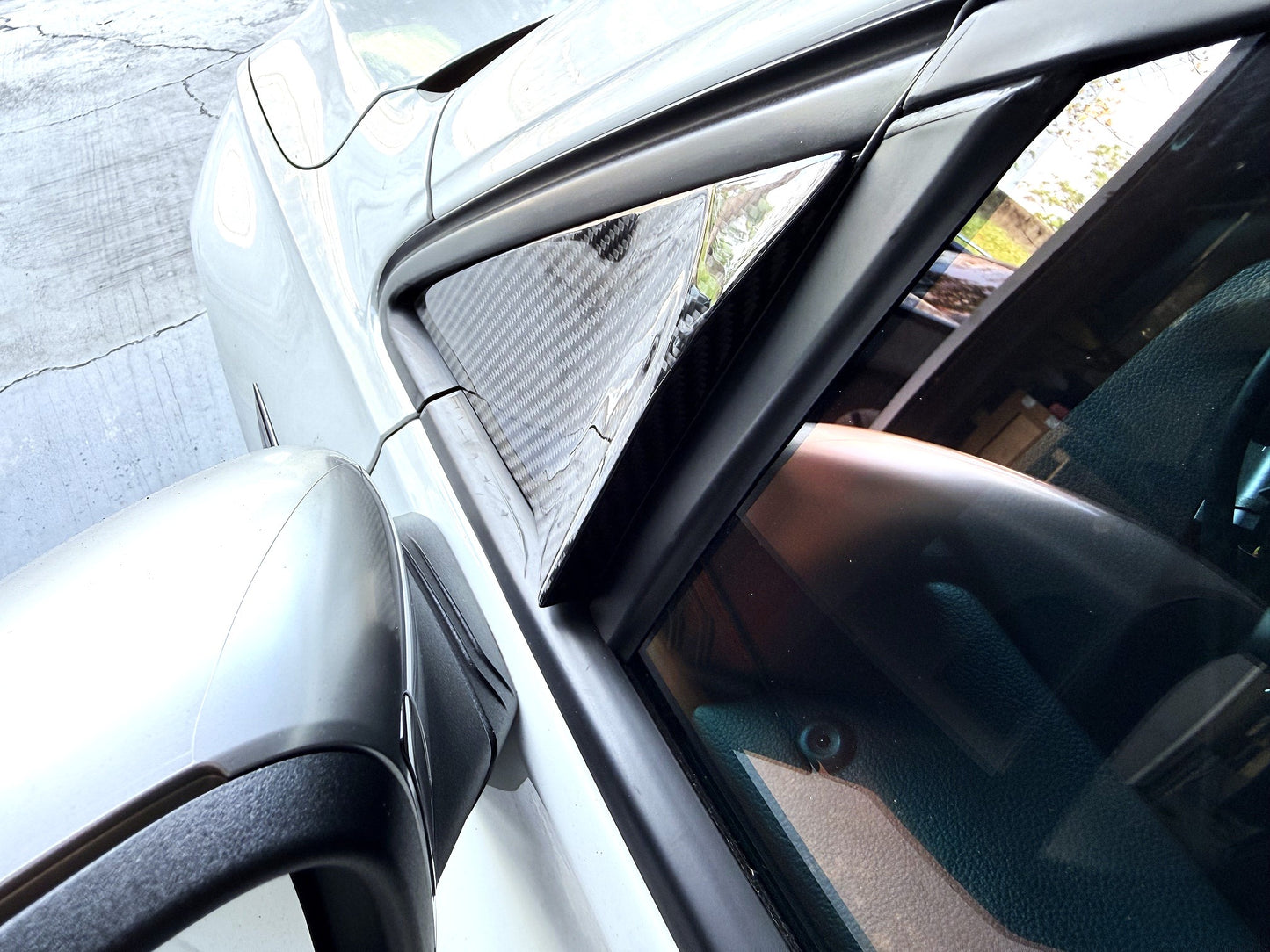 VW Golf 8 / 8.5 專用 碳纖維三角窗風噪套件 ｜全熱壓輕量化Carbon 風切聲降噪